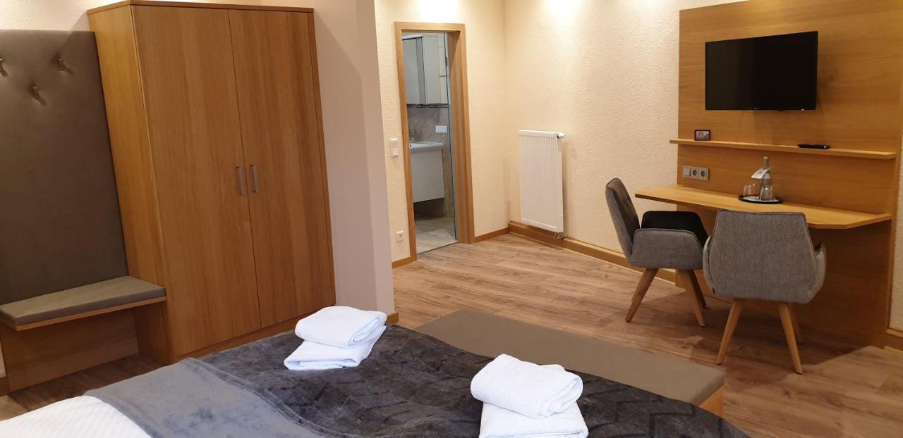 Gasthause Zur Krone Hotel Leimen  Exteriör bild
